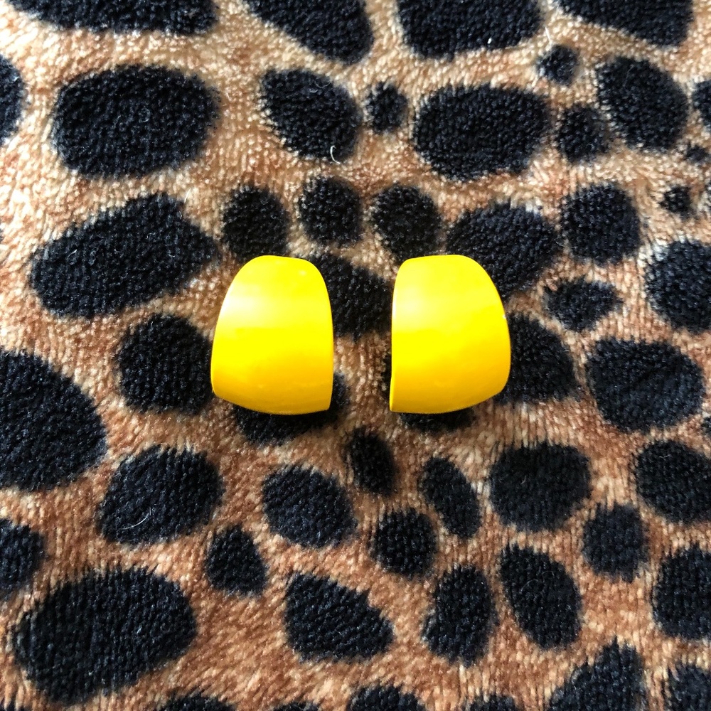 Little Yellow Post Hoops